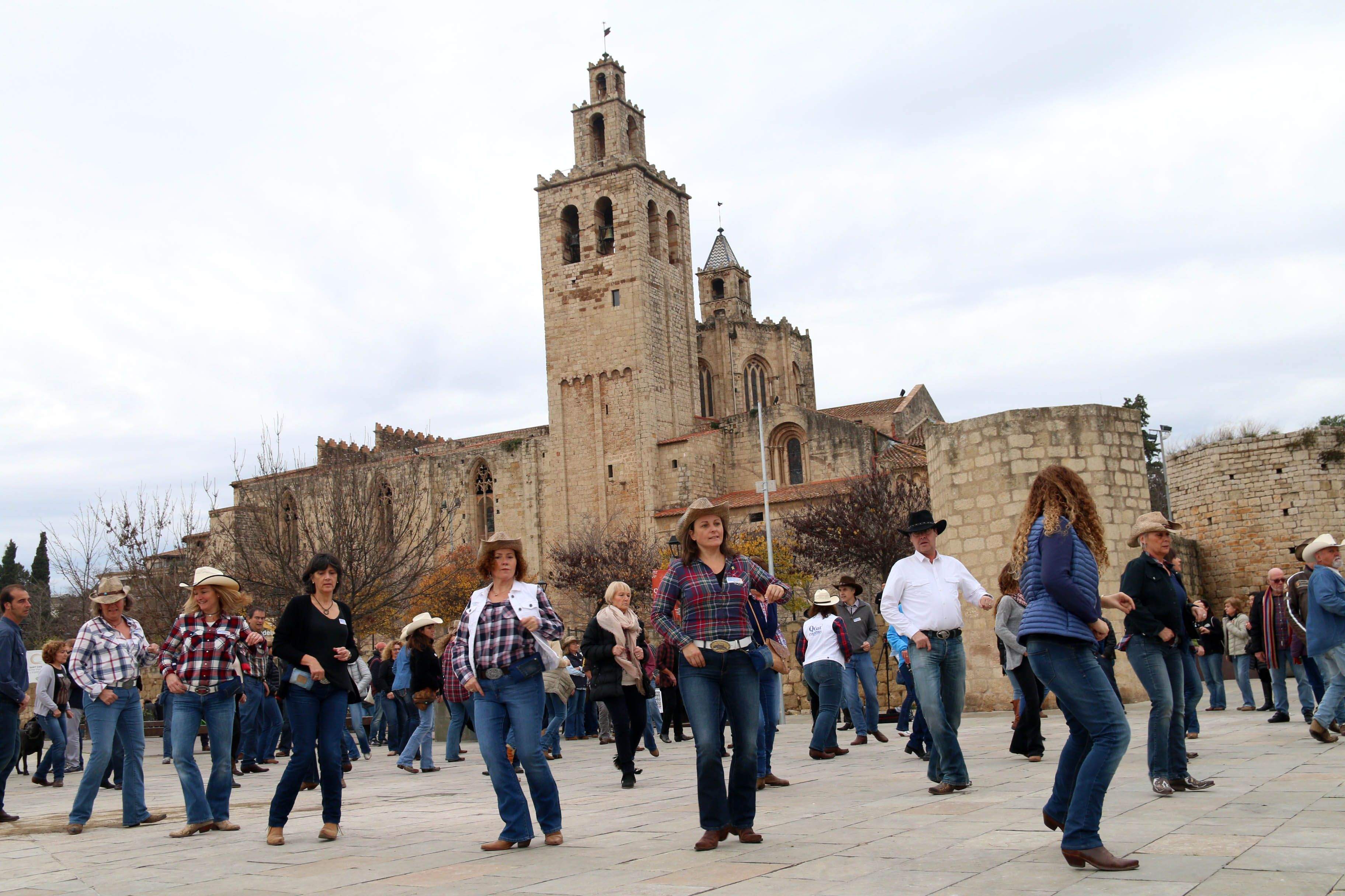 Ballada de Country solidària per La Marató de TV3. FOTO: Lali Álvarez