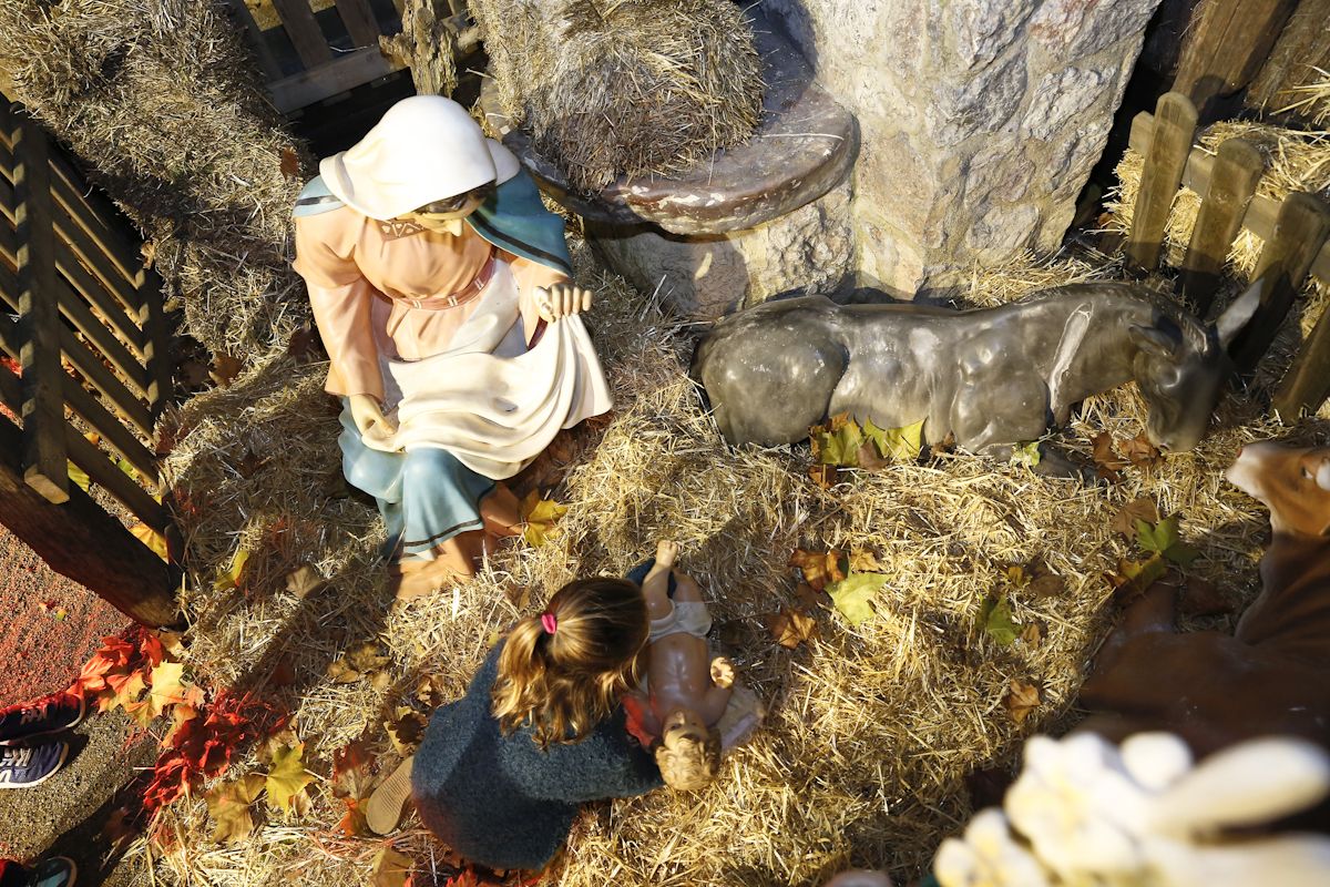 Presentació del pessebre vivent al NADAL de la plaça Barcelona a Sant Cugat. FOTO: Yves Dimant