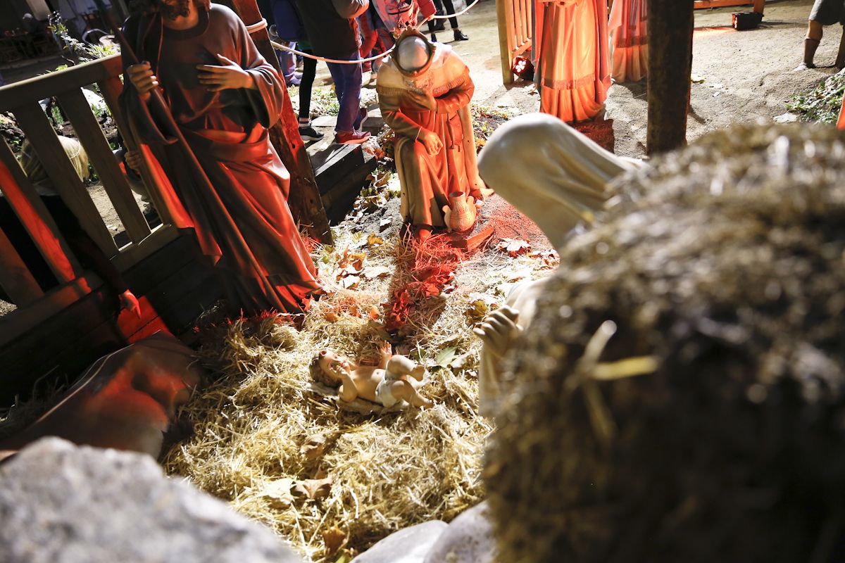 Presentació del pessebre vivent al NADAL de la plaça Barcelona a Sant Cugat. FOTO: Yves Dimant