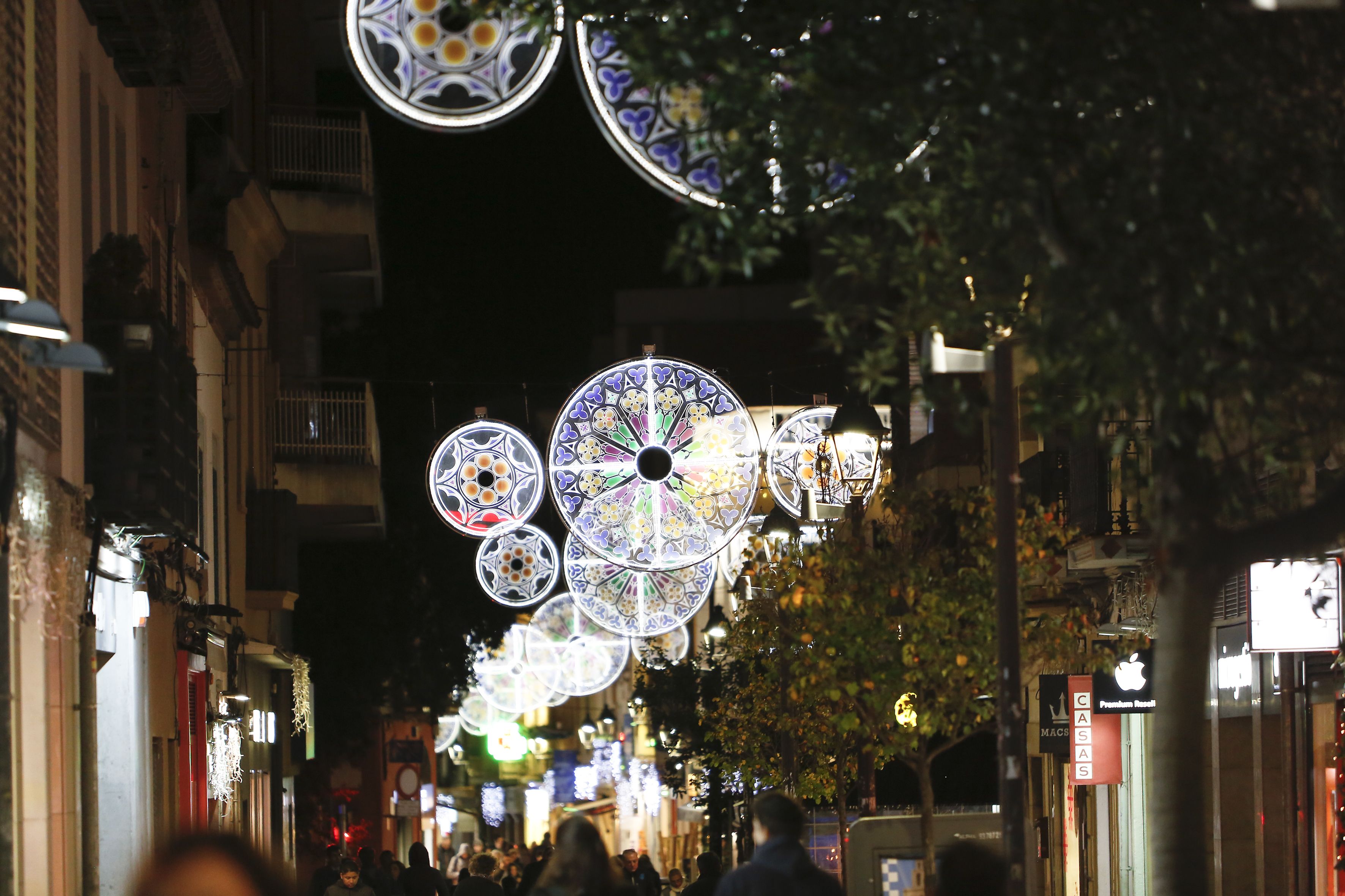 Les llums de NADAL als carrers de Sant Cugat. FOTO: Yves Dimant
