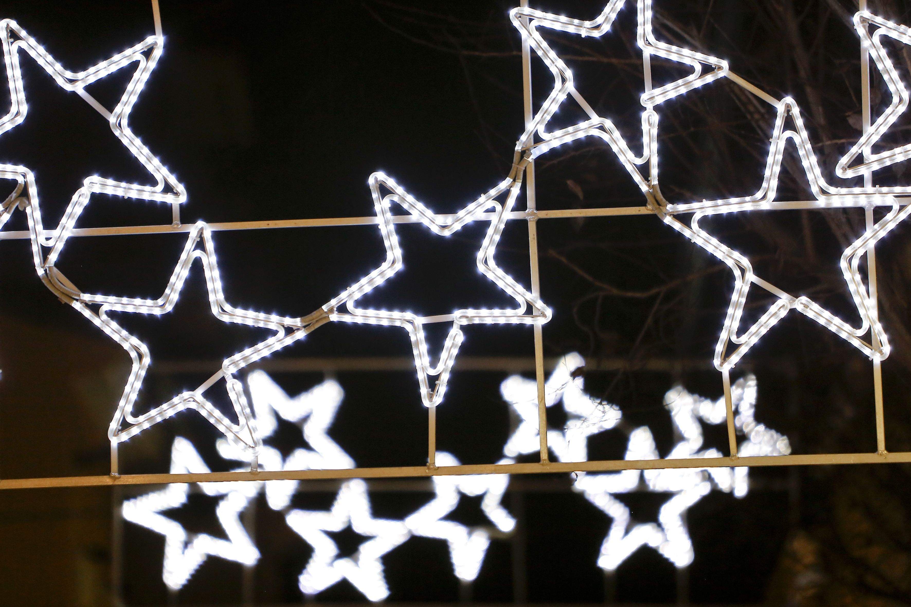Les llums de NADAL als carrers de Sant Cugat. FOTO: Yves Dimant