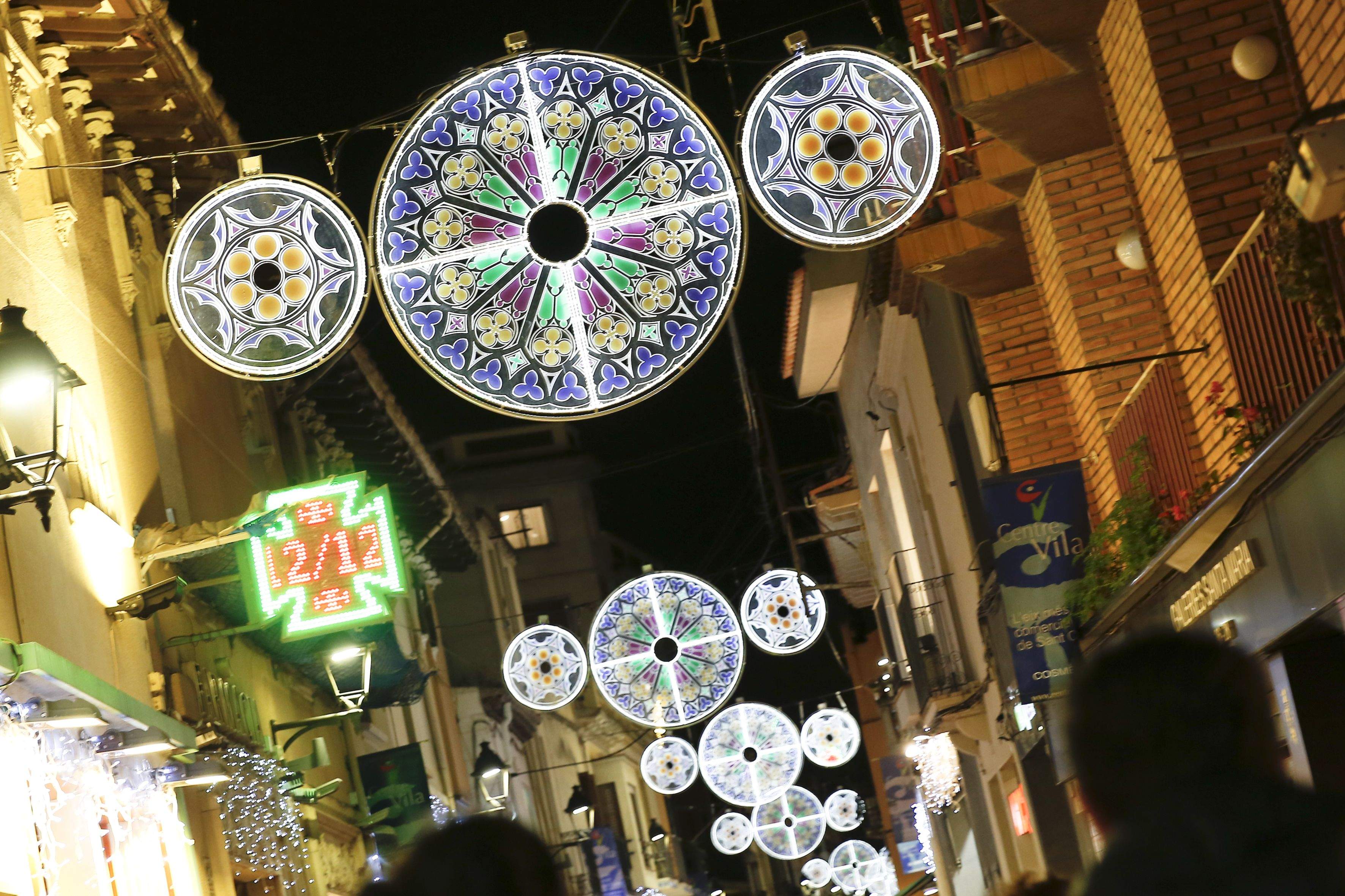 Les llums de NADAL als carrers de Sant Cugat. FOTO: Yves Dimant