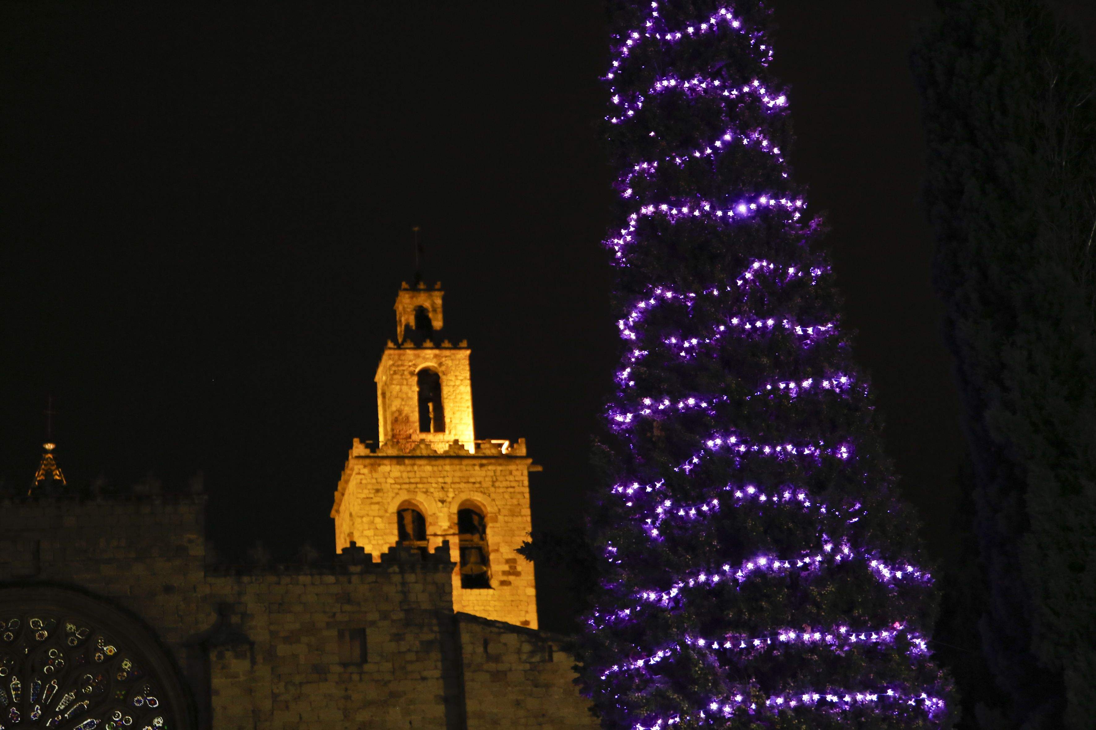 Les llums de NADAL als carrers de Sant Cugat. FOTO: Yves Dimant