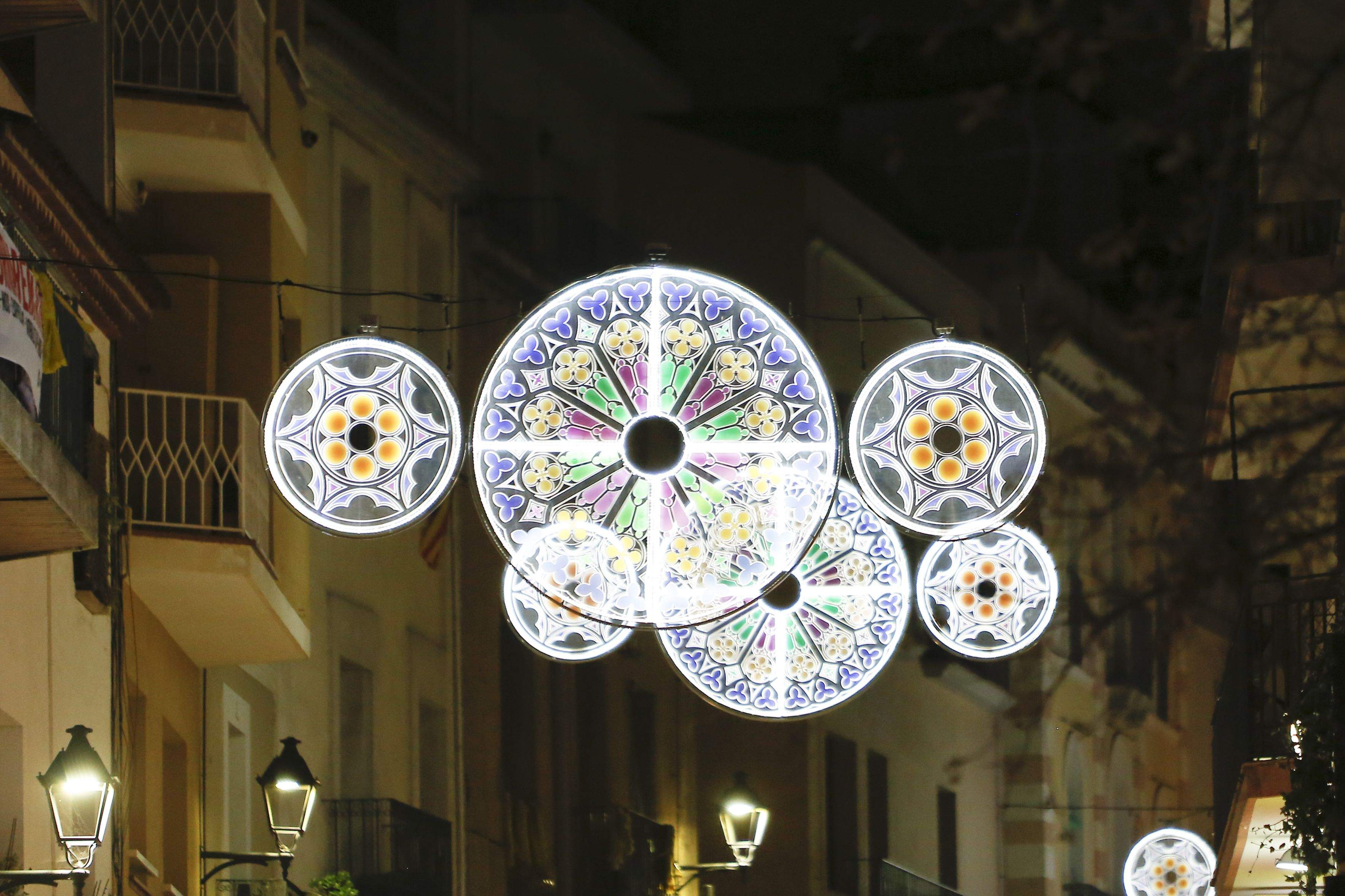 Les llums de NADAL als carrers de Sant Cugat. FOTO: Yves Dimant