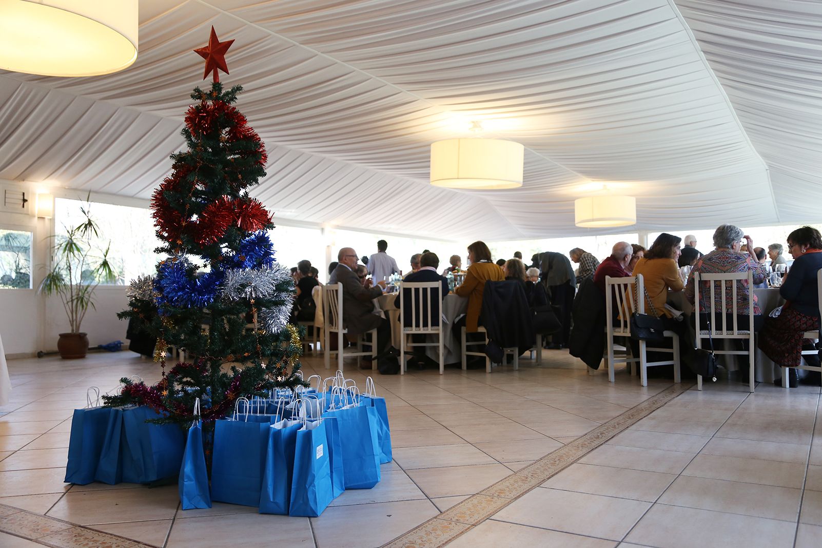 Dinar de Nadal Amics de la Gent Gran. FOTO: Anna Bassa