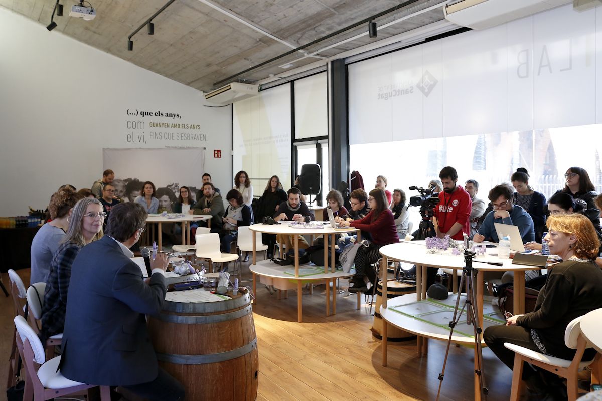 Vermut amb l'alcaldesa al Vilab. FOTO: Yves Dimant