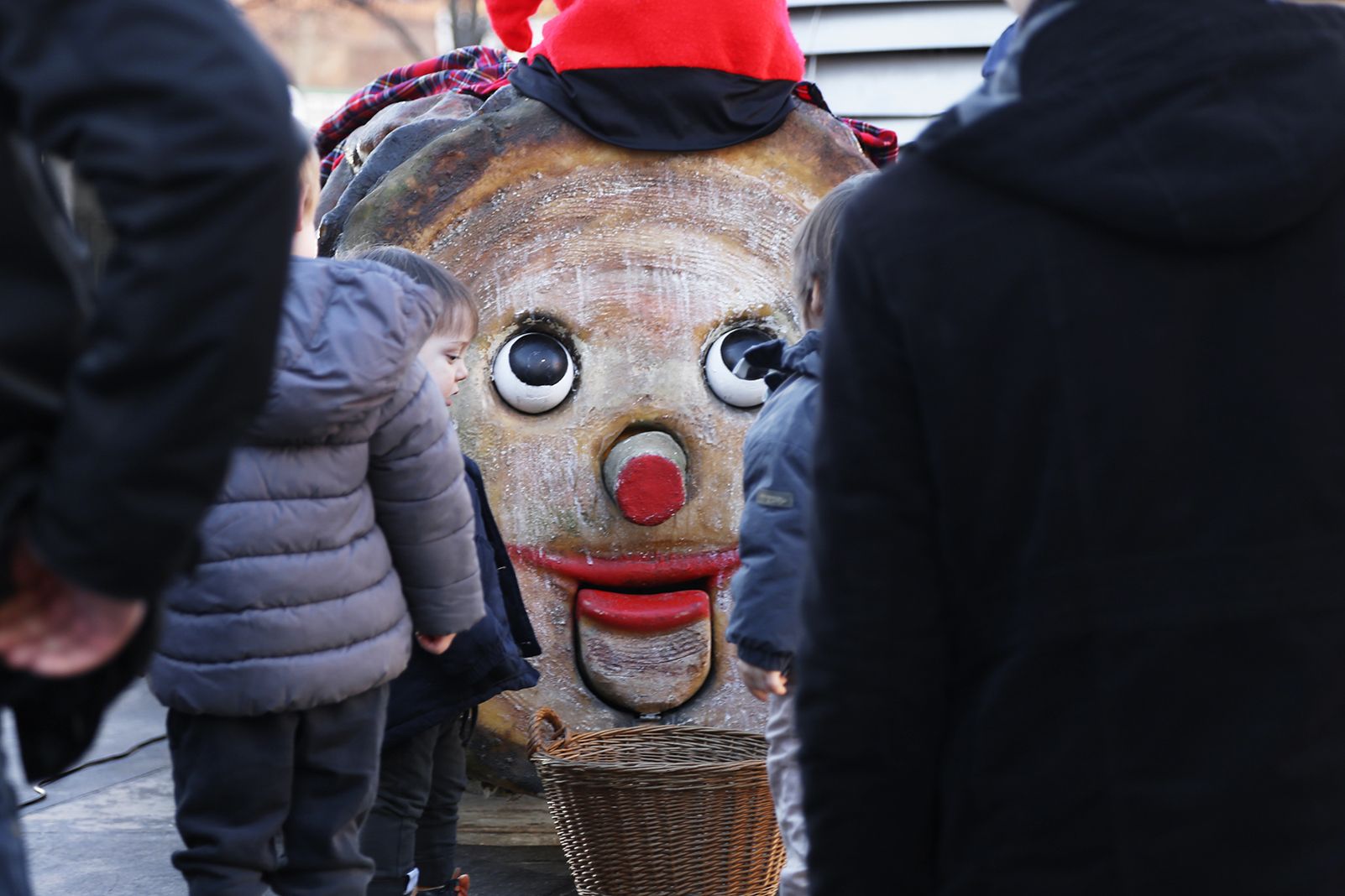 Cagada del tió amb taller de tions i animació infantil. FOTO: Anna Bassa