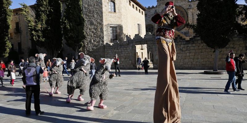 L'espectacle 'RATS' ha inaugurat l'Envelat de Nadal de Sant Cugat. FOTO: Yves Dimant