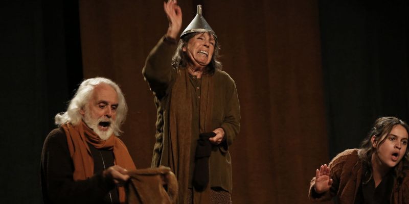 Encarna Adelantado en un moment de l'obra 'Pedra i Sang'. FOTO: Anna Bassa