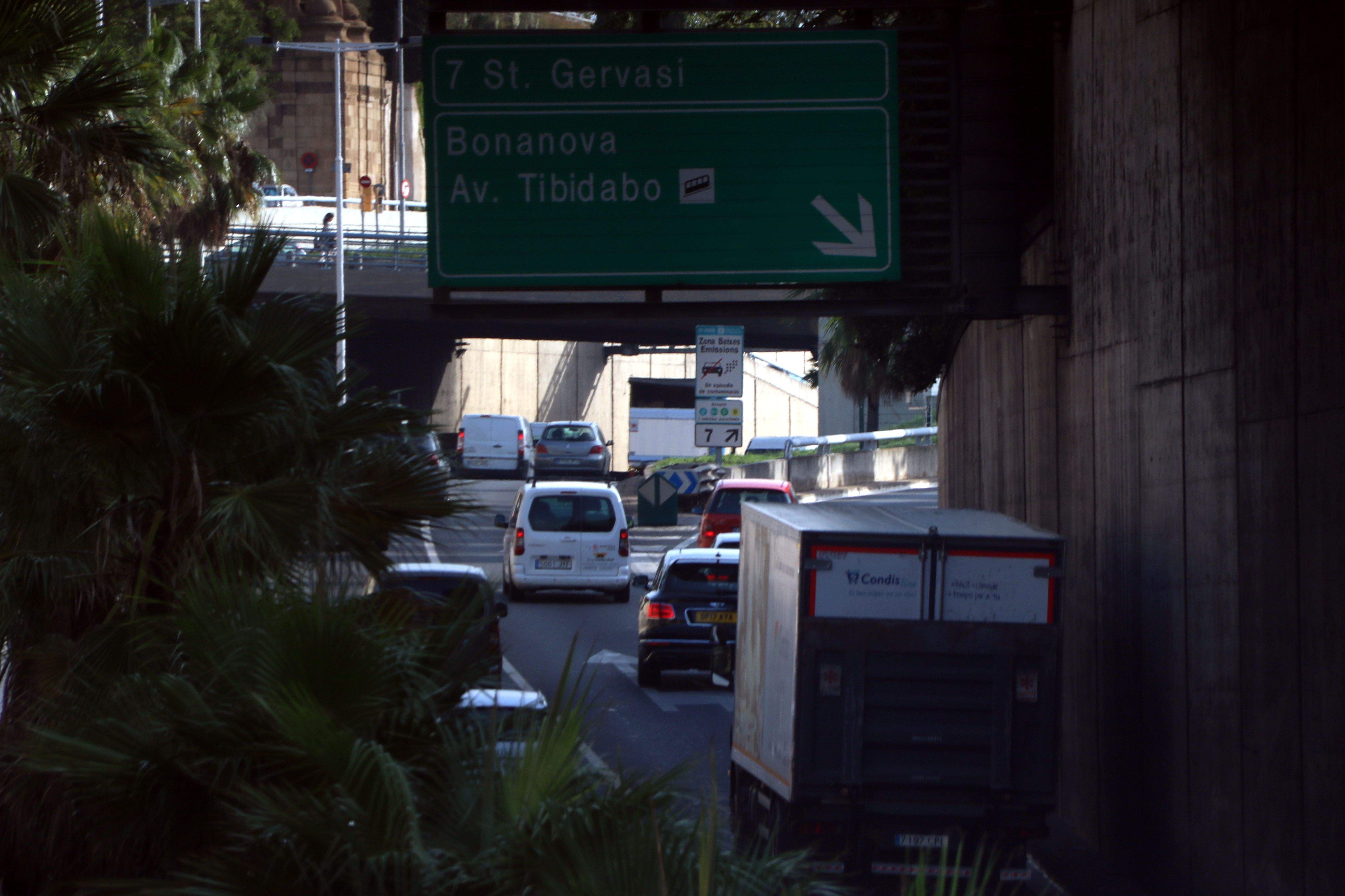 Les rondes queden excloses de la zona de baixes emissions per als vehicles que es desplacin a Barcelona. FOTO: ACN
