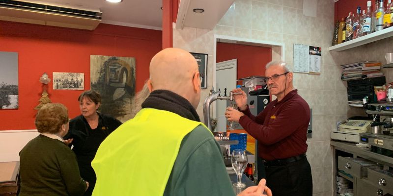 Imatge de l'establiment on s'ha venut la butlleta premiada de La Grossa un cop s'ha sabut el premi. FOTO: A.G.