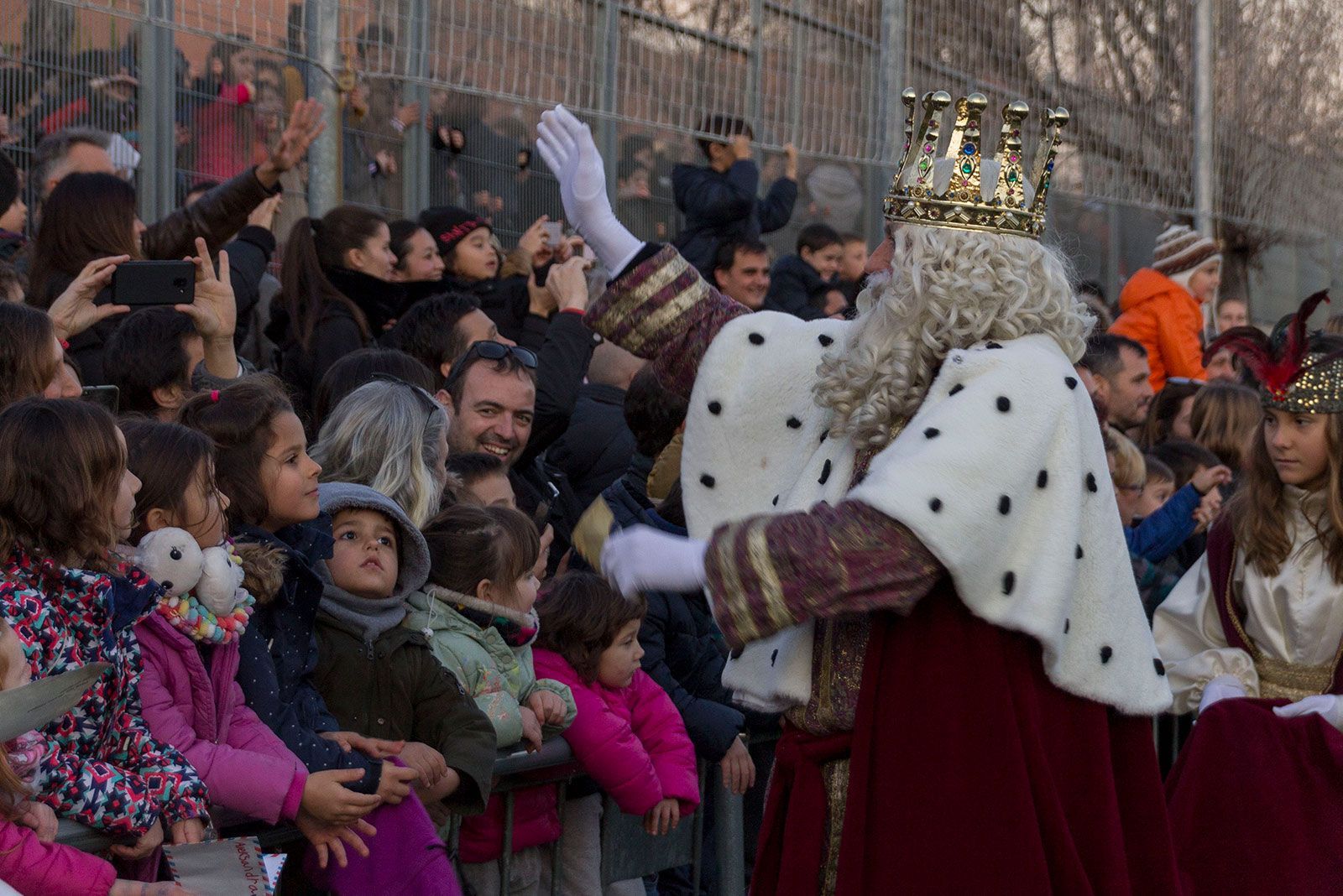 El Rei Melcior durant la seva visita a Mira sol el 2019. FOTO: Paula Galván