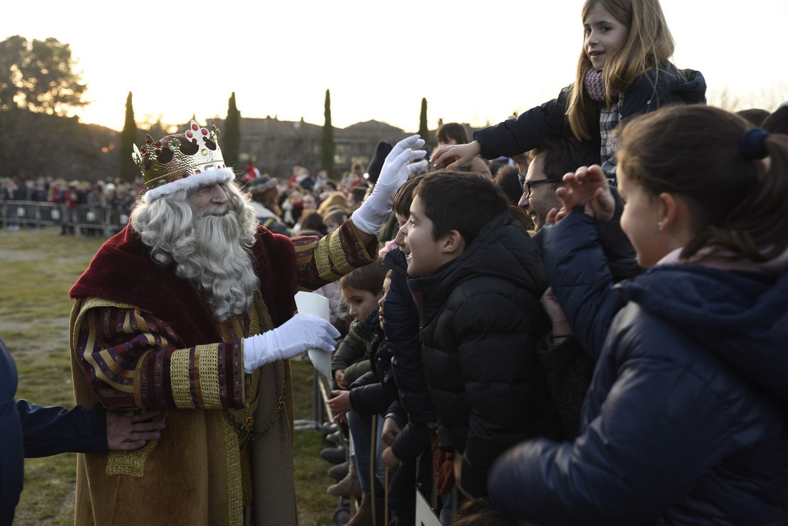 Els Reis d'Orient arriben a Sant Cugat en helicòpter, al parc de l'Arboretum. FOTO: Bernat Millet