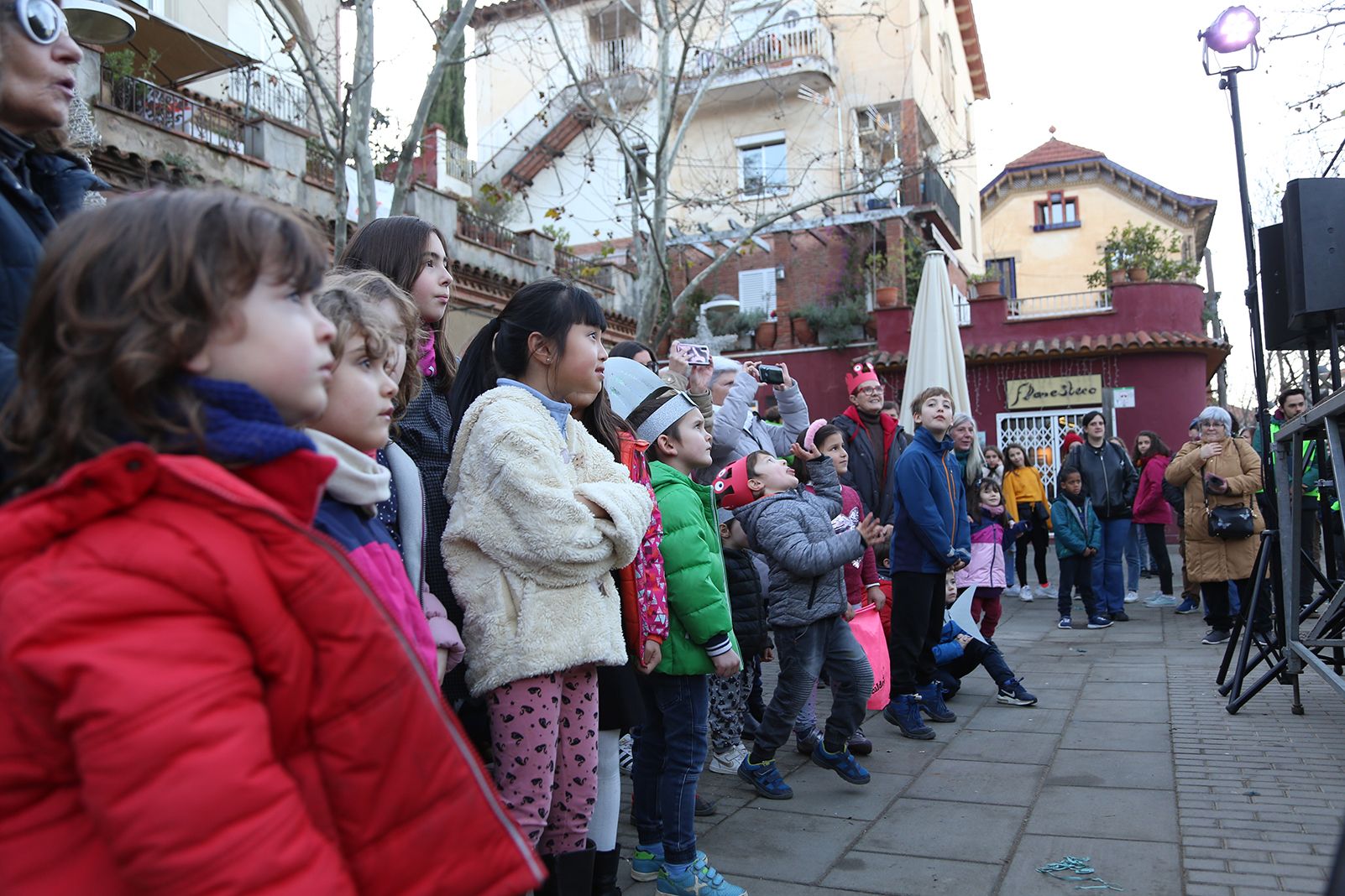 Balls per l'espera a l'arribada dels Reis. FOTO: Anna Bassa