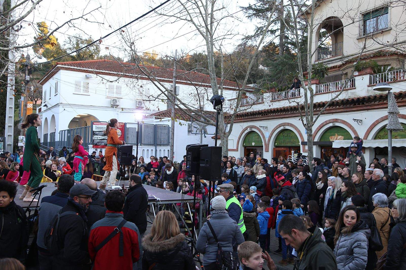 Balls per l'espera a l'arribada dels Reis. FOTO: Anna Bassa