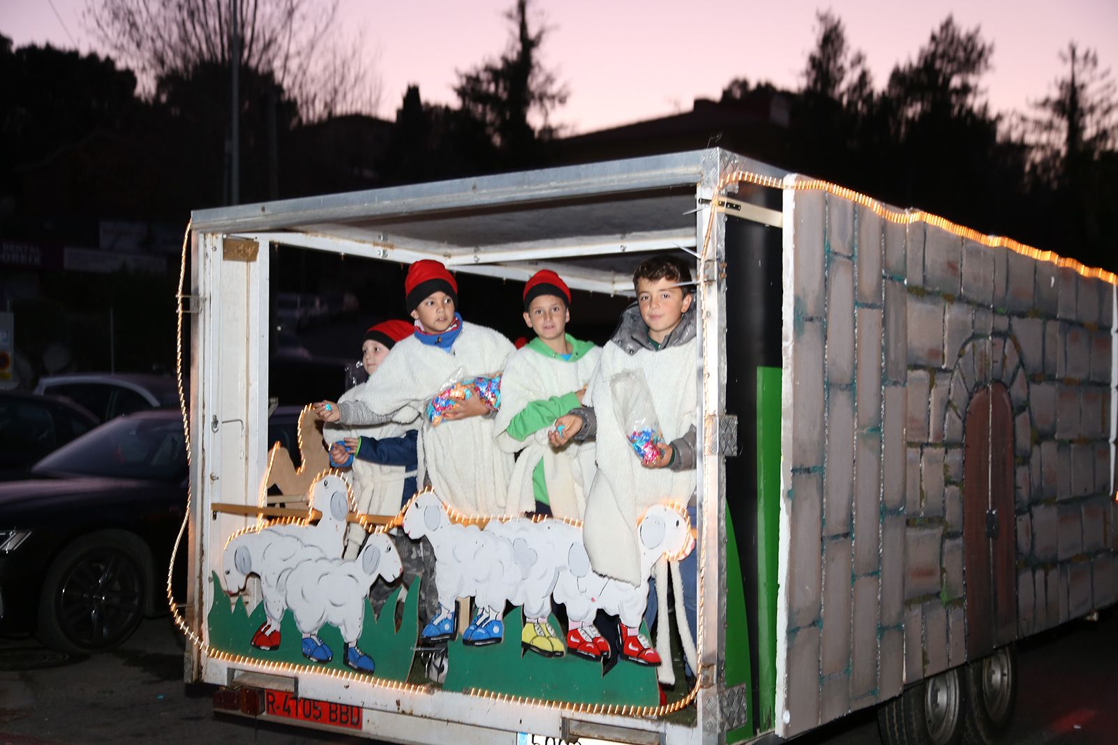 Cavalcada pels carrers de Valldoreix. FOTO: Anna Bassa