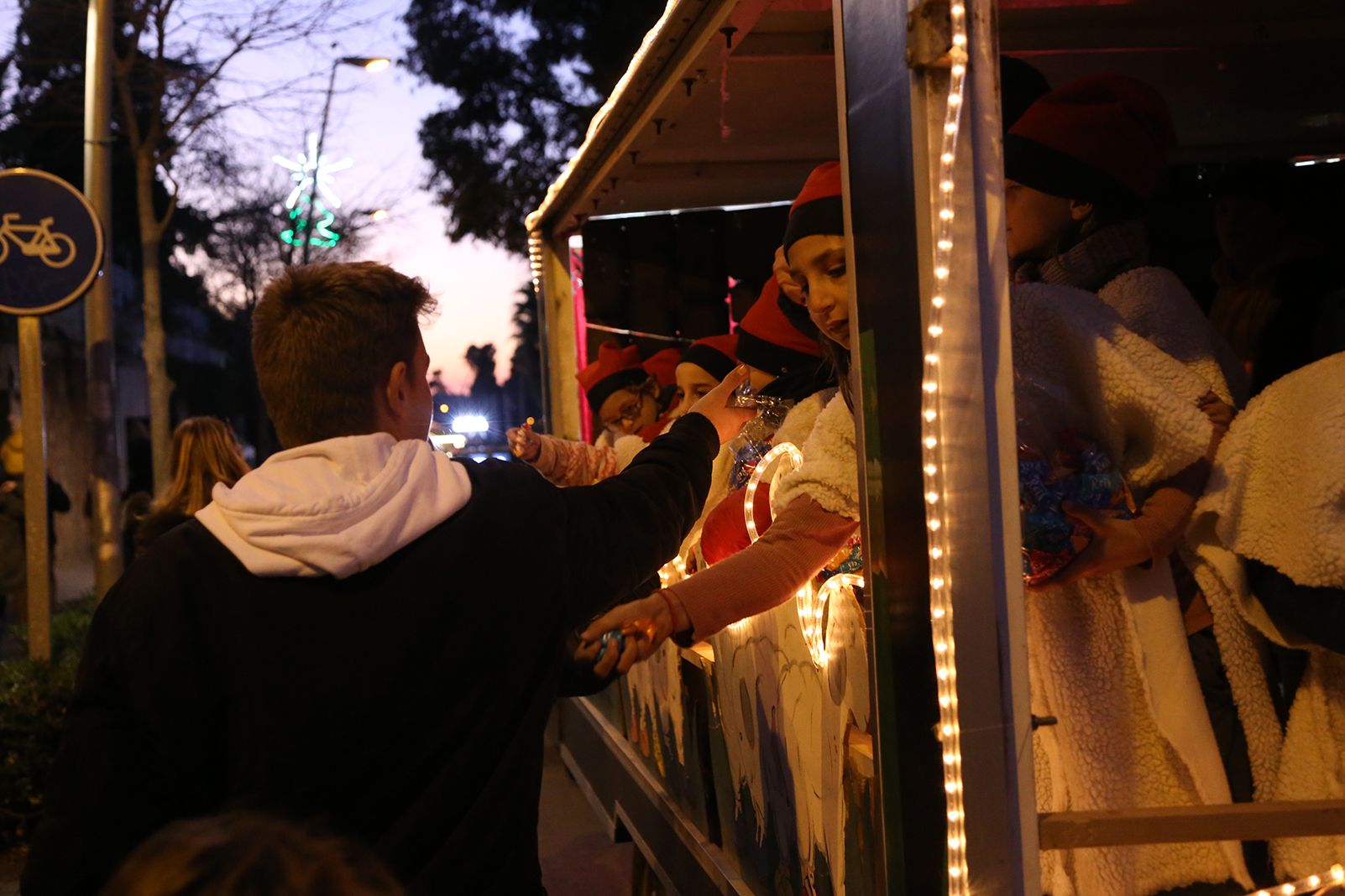 Cavalcada pels carrers de Valldoreix. FOTO: Anna Bassa