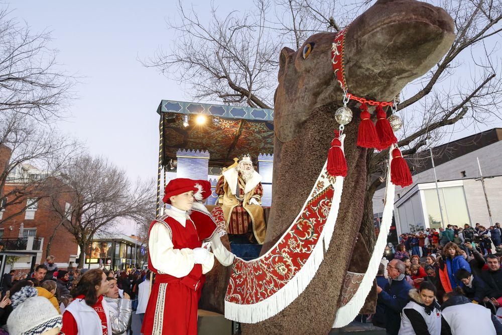 La cavalcada dels Reis Mags a Sant Cugat. FOTO: Yves Dimant