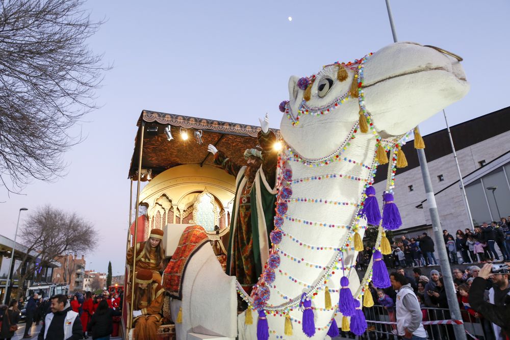 La cavalcada dels Reis Mags a Sant Cugat. FOTO: Yves Dimant