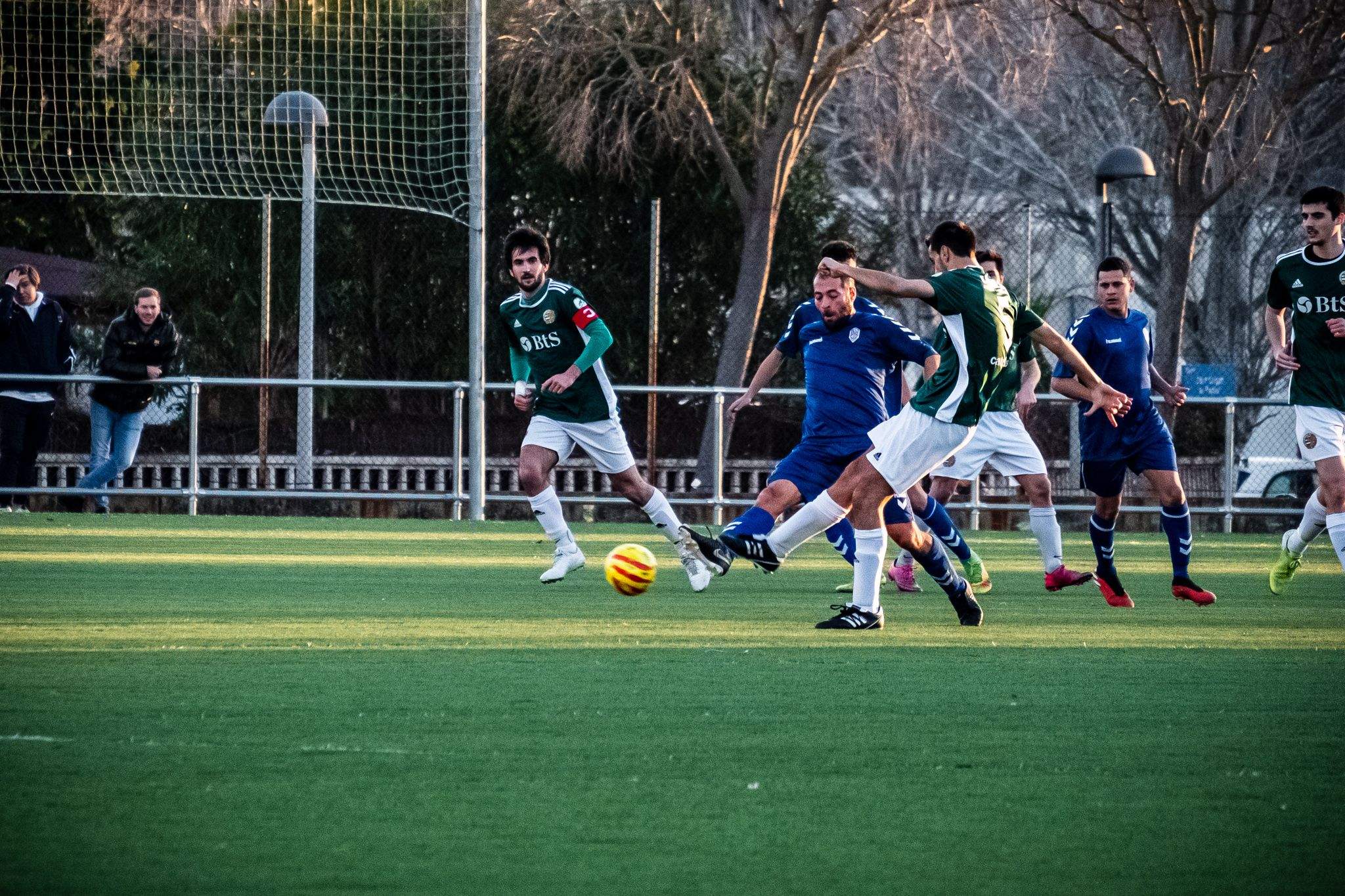 Acció del partit entre Valldoreix i Sant Joan Despí. Foto: Ale Gómez.