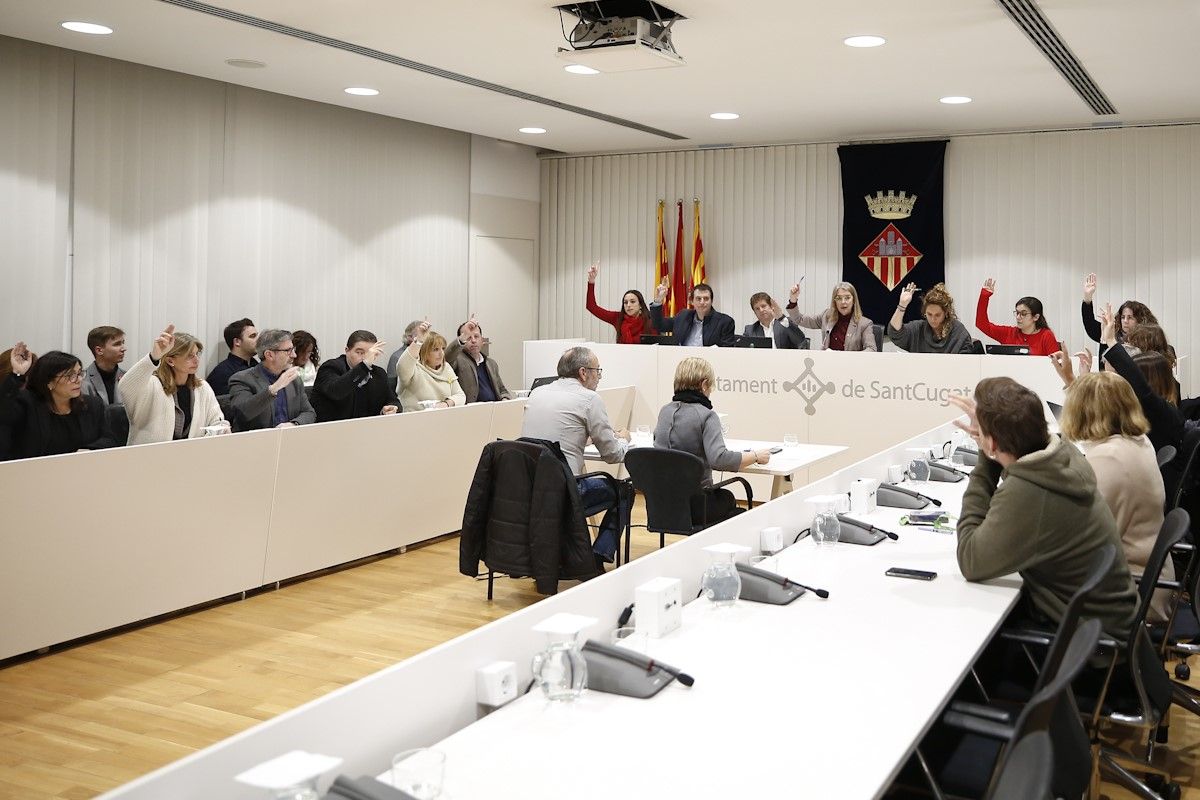 Votació en el ple municipal extraordinari. FOTO: Yves Dimant