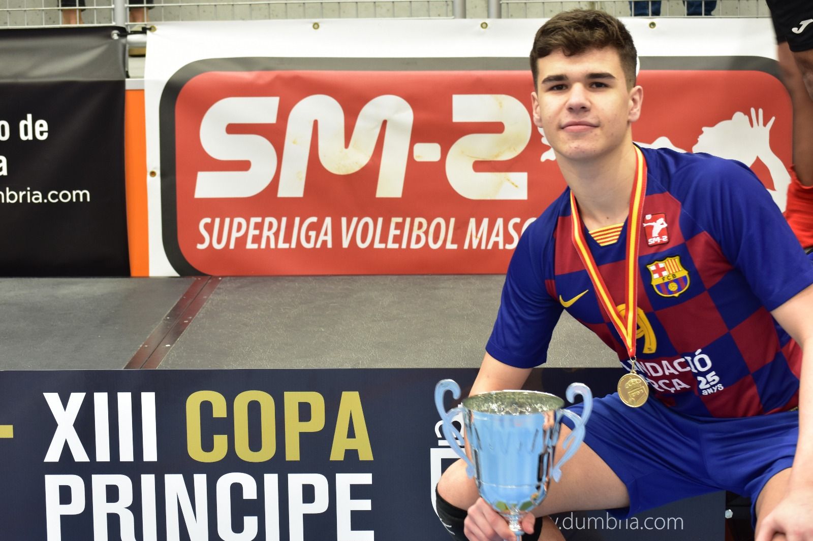 Ignasi Sanchís, amb el trofeu de campió de la Copa Príncep. FOTO: Cedida