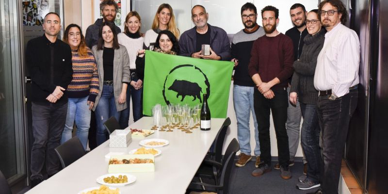 Ramon Piqué i la redacció del TOT Sant Cugat. FOTO: Sergi Felip
