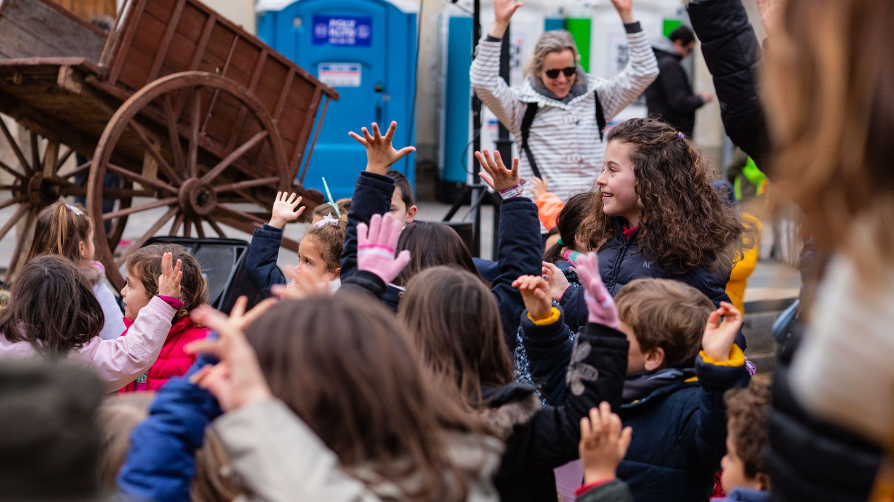 Vermut i animació familiar amb Carles Cuberes a la plaça de Barcelona.