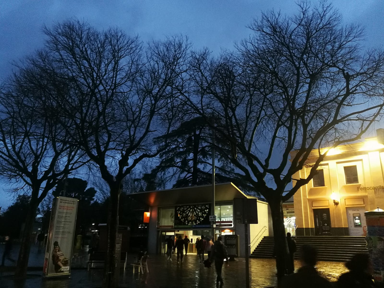 L'estació de Sant Cugat durant el temporal FOTO: Bernat Millet