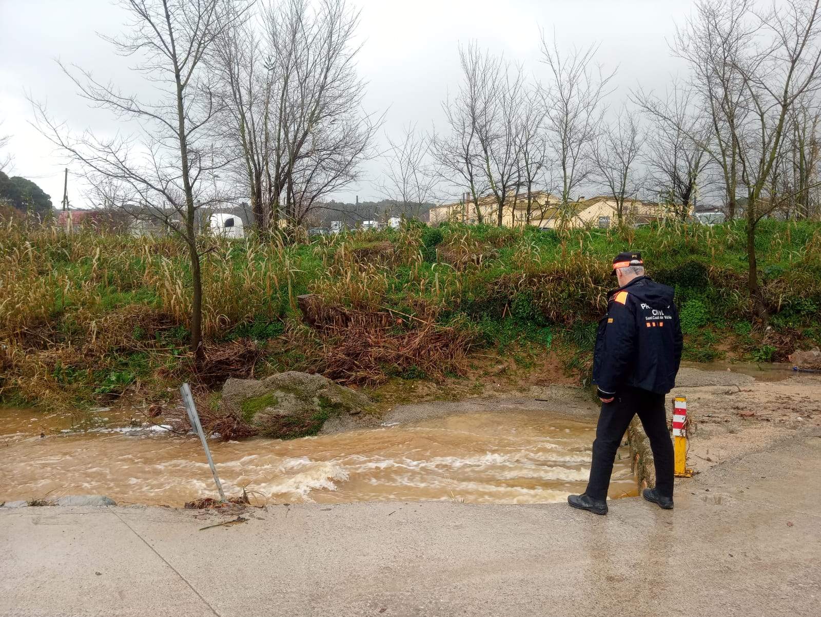 Equips de Protecció Civil revisen aquest dimecres les rieres de SAnt Cugat FOTO: Ajuntament Sant Cugat