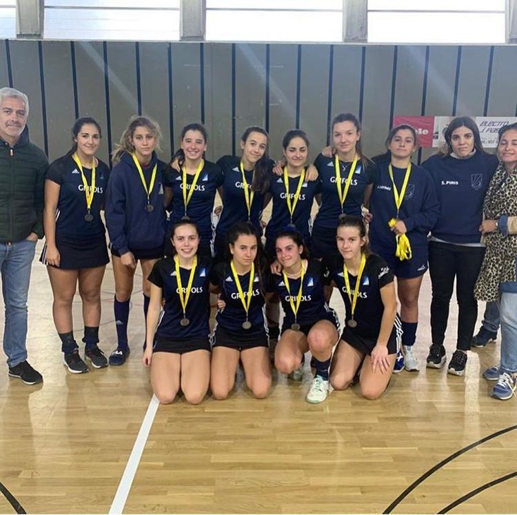 L'equip juvenil del Junior FC, subcampió del Campionat de Catalunya d'hoquei sala. FOTO: Cedida