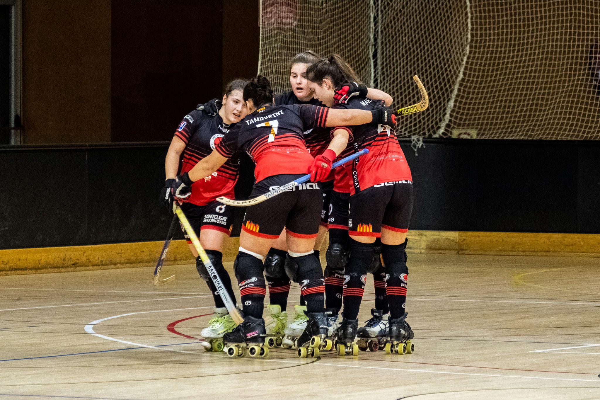 Partit de lliga d'hoquei patins femení: PHC Sant Cugat-CP Vila-sana. FOTO: Ale Gómez
