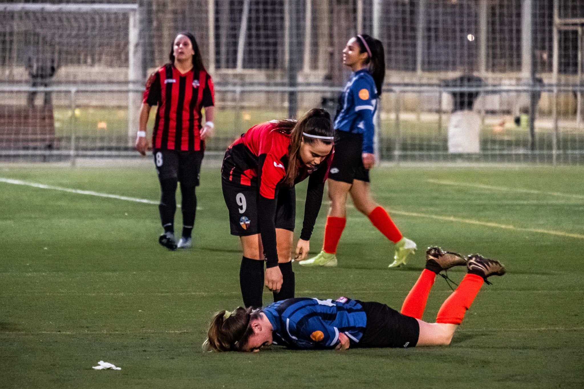Partit de lliga de futbol femení: Sant Cugat FC-La Roca Penya Blanc i Blava CF.