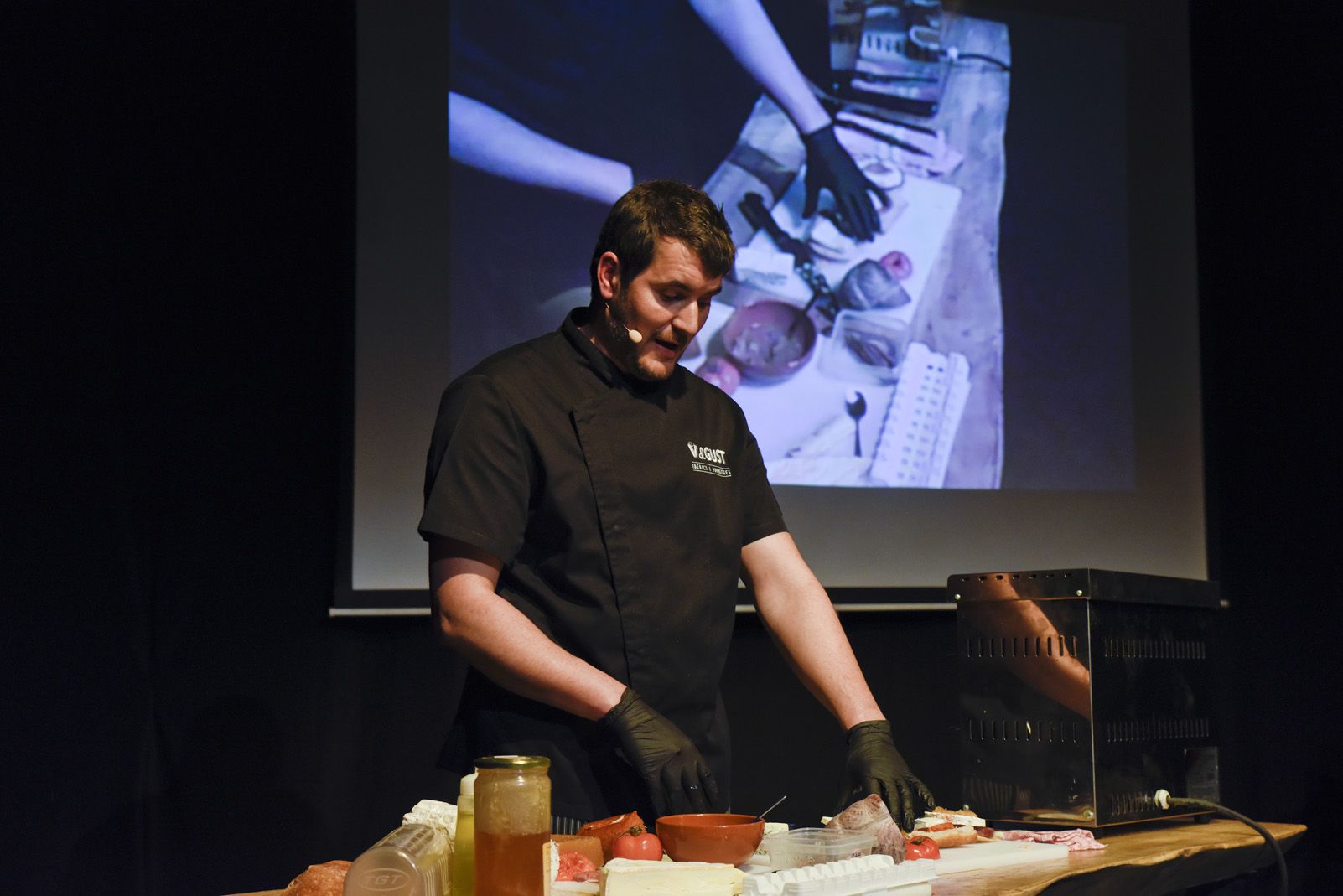 Presentació 8 revista Món Sant Cugat. Foto: Bernat Millet.