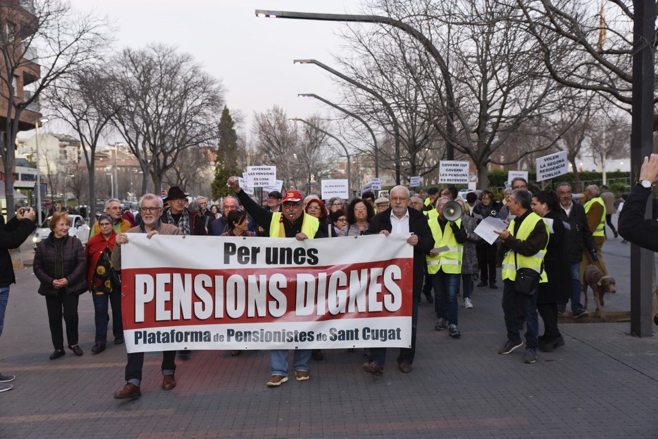 Manifestació de la Plataforma de Pensionistes de Sant Cugat. FOTO: Bernat Millet