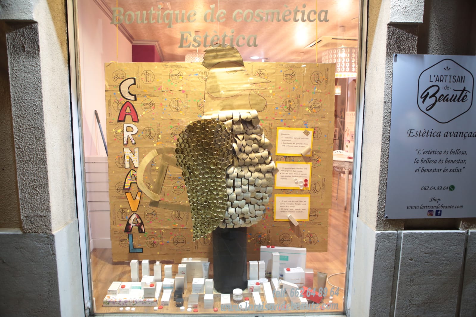 Concurs d'aparadors de Carnaval: L'Artisan de Beauté. FOTO: Artur Ribera