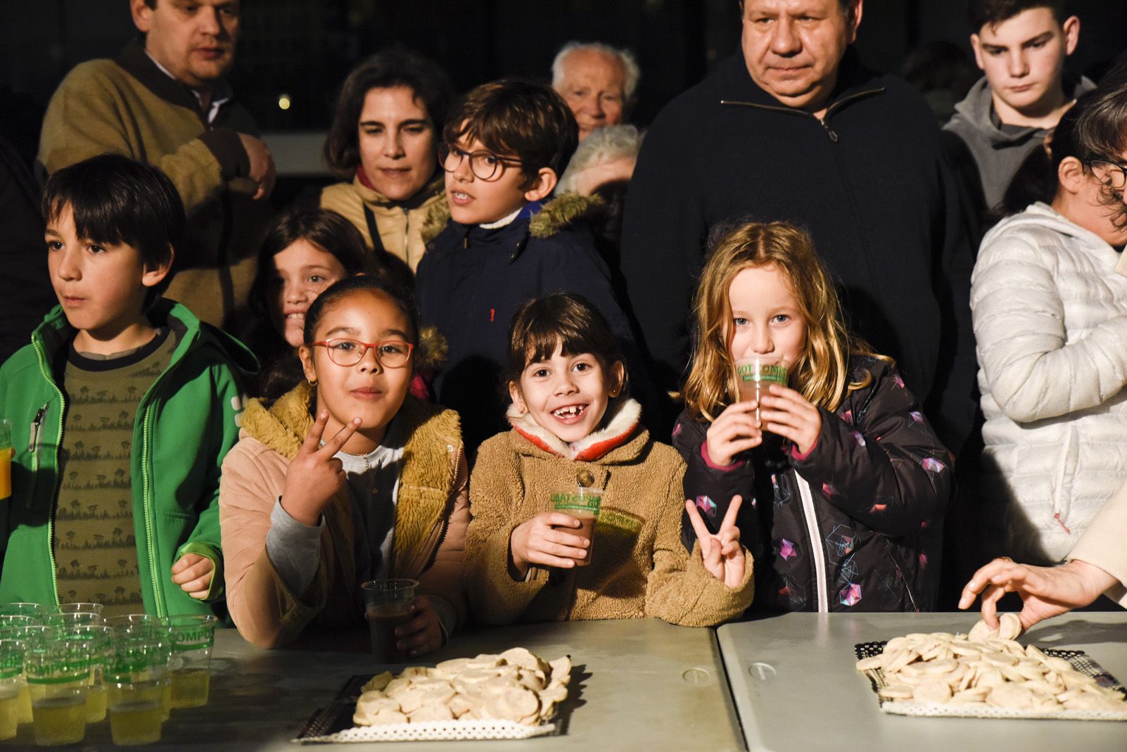 Botifarra d'ou i cava per a tothom. Foto: Bernat Millet.