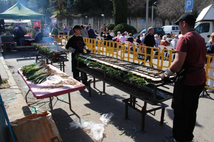 La calçotada popular tindrà lloc el pròxim 21 de febrer al carrer del Bruc de Valldoreix. FOTO: EMD Valldoreix