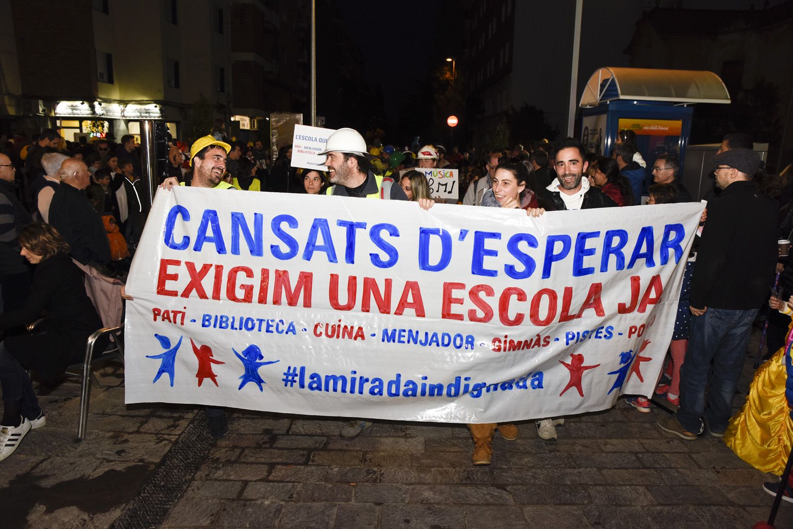 Rua de comparses infantil i adults de Carnaval. Foto: Bernat Millet.