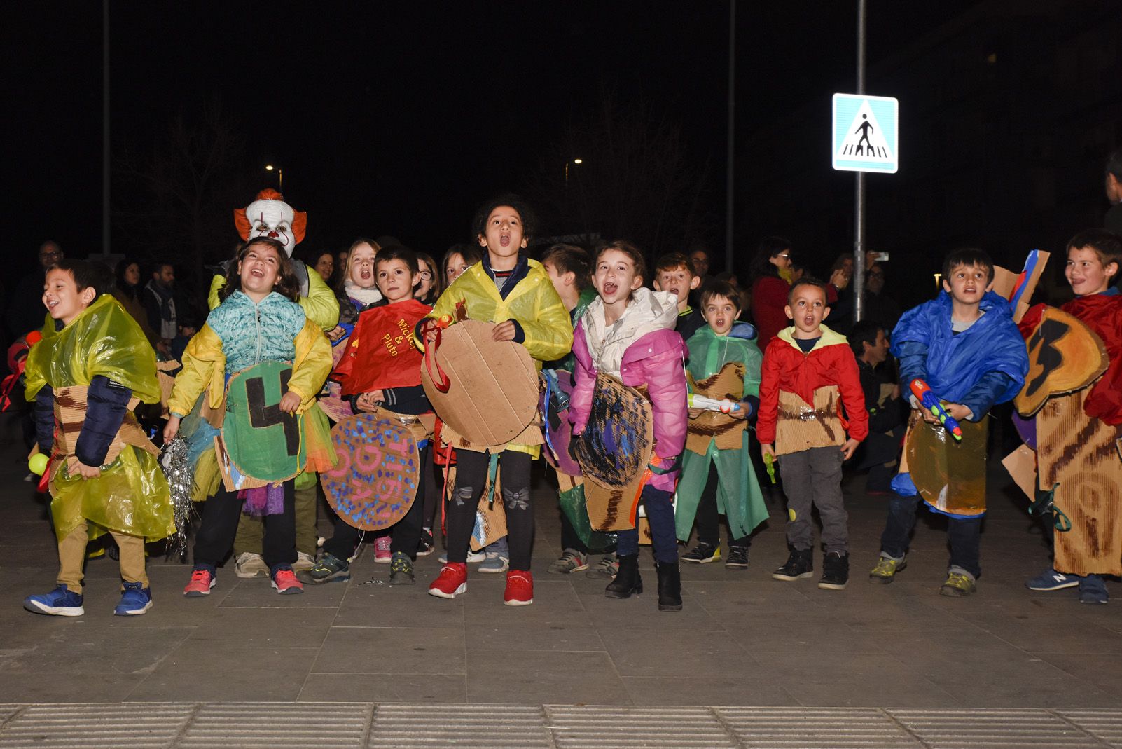 Rua de comparses infantil i adults de Carnaval. Foto: Bernat Millet.