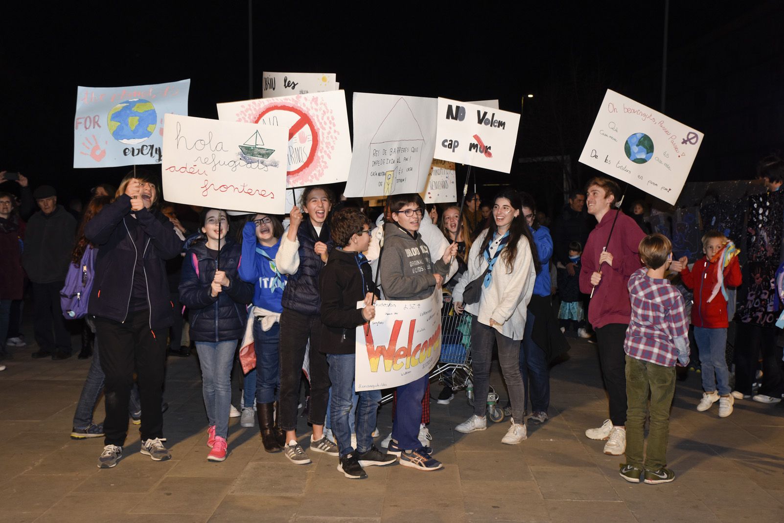 Rua de comparses infantil i adults de Carnaval. Foto: Bernat Millet.