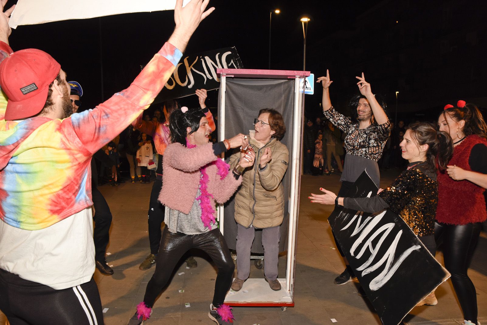 Rua de comparses infantil i adults de Carnaval. Foto: Bernat Millet.