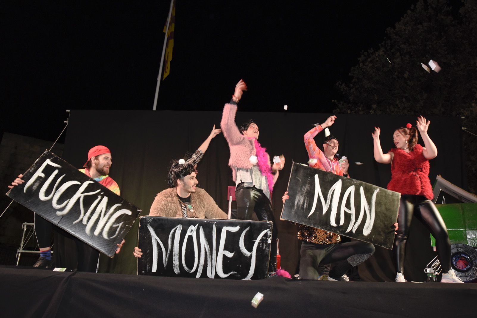 Rua de comparses infantil i adults de Carnaval. Foto: Bernat Millet.