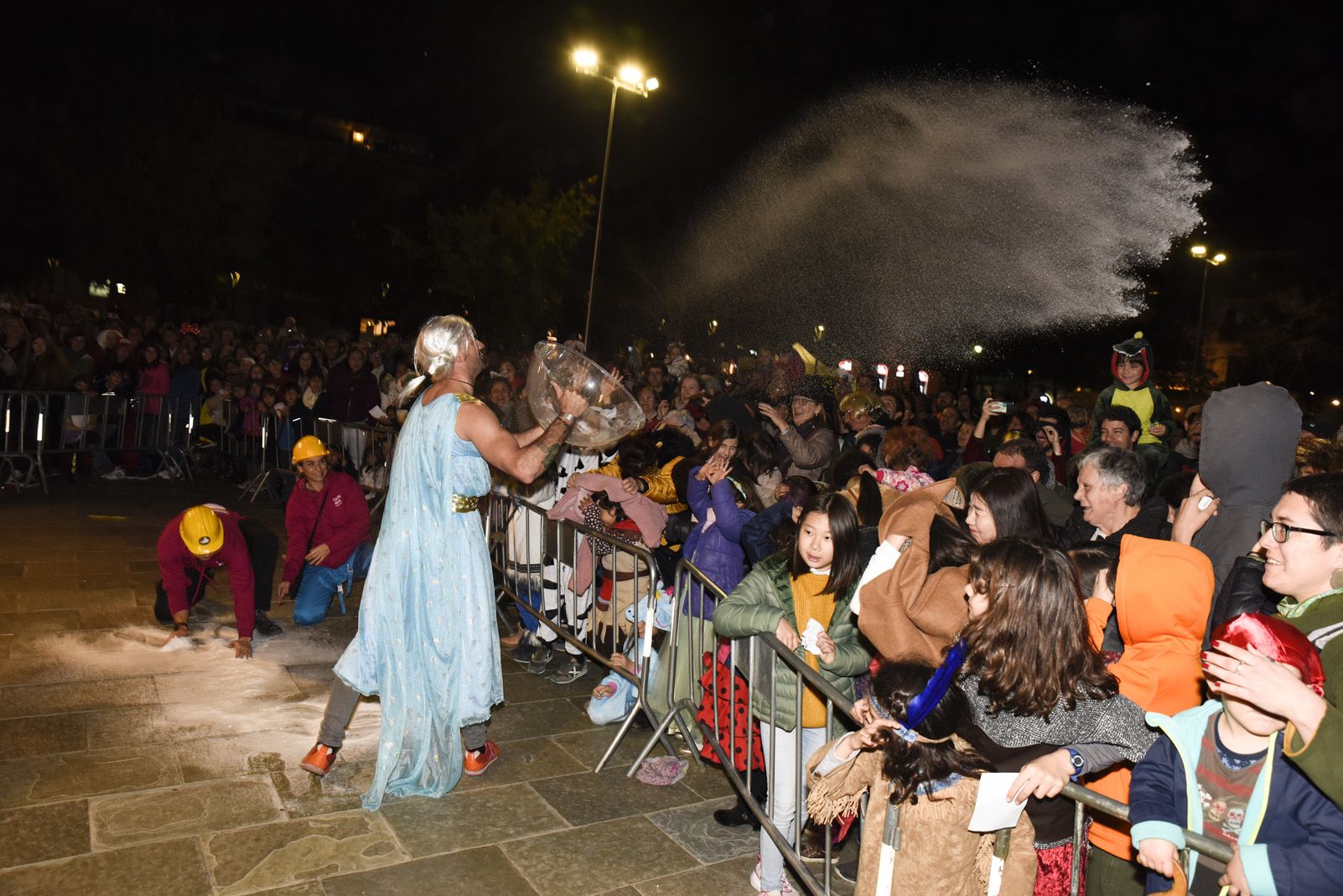 Rua de comparses infantil i adults de Carnaval. Foto: Bernat Millet.