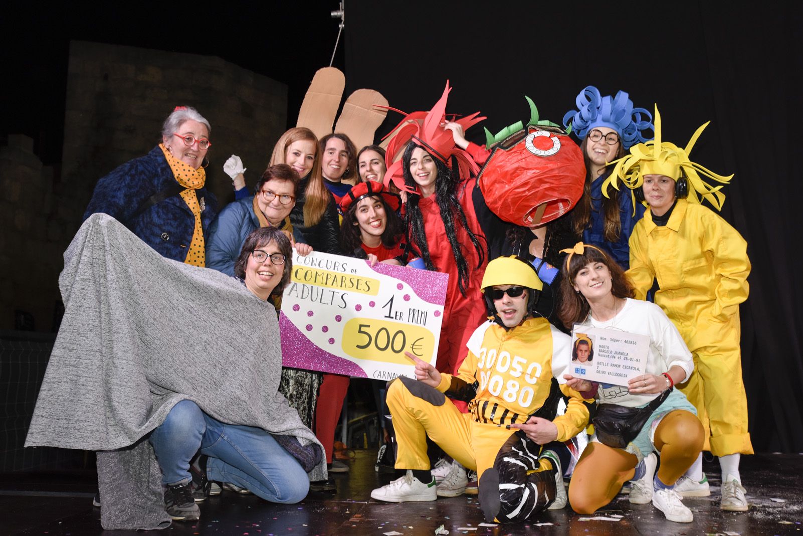 Rua de comparses infantil i adults de Carnaval. Foto: Bernat Millet.