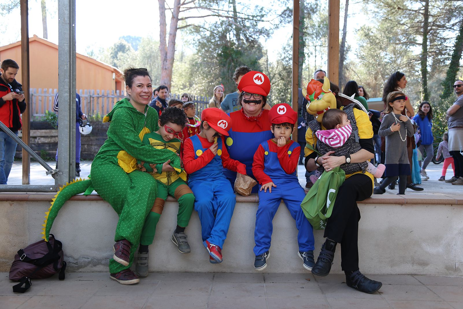 Disfresses en famiília a Valldoreix. FOTO: Anna Bassa