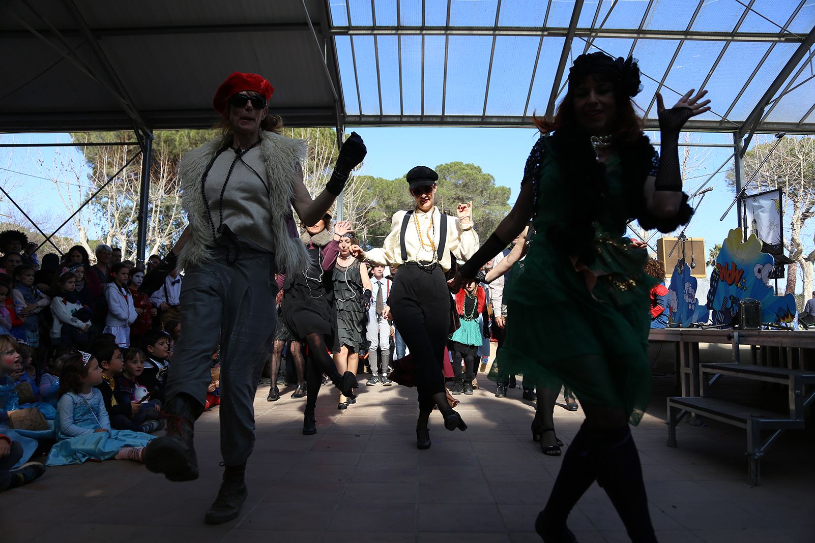 Ball de disfresses a Valldoreix. FOTO: Anna Bassa