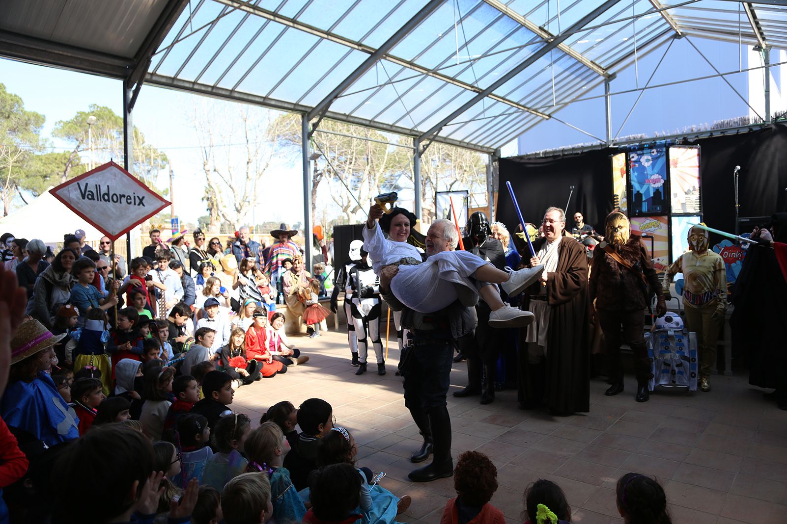 Ball de disfresses a Valldoreix. FOTO: Anna Bassa