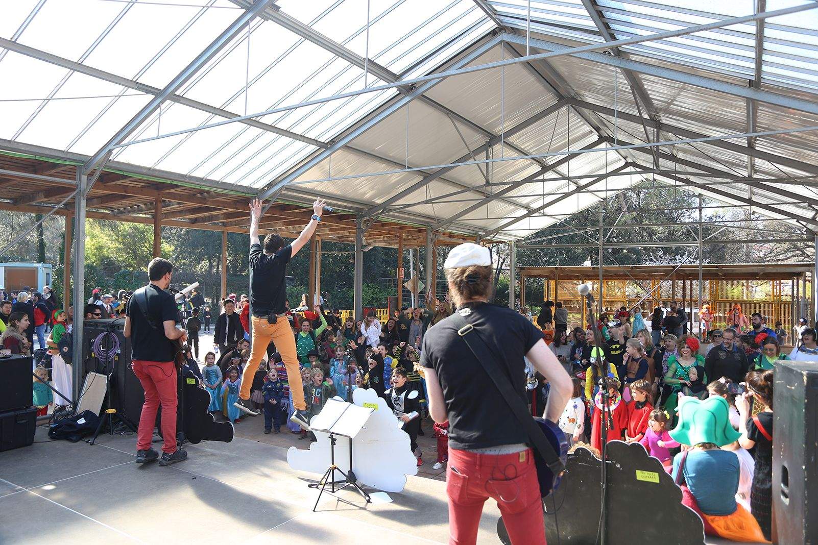 Animació amb Pop per Xics amb Els superherois. FOTO: Anna Bassa