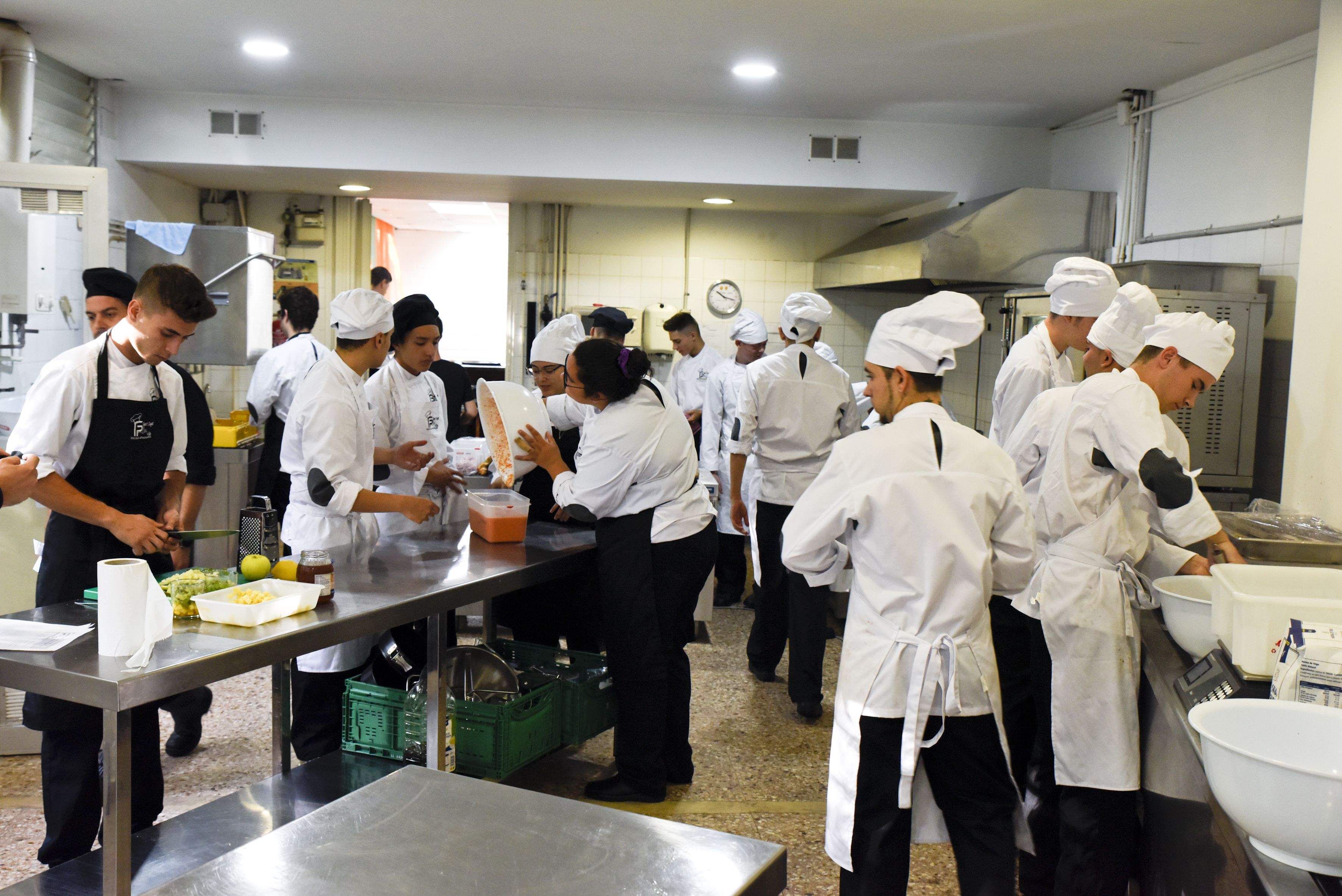 FP de Cuina a l'Institut FP Sant Cugat. FOTO: Bernat Millet